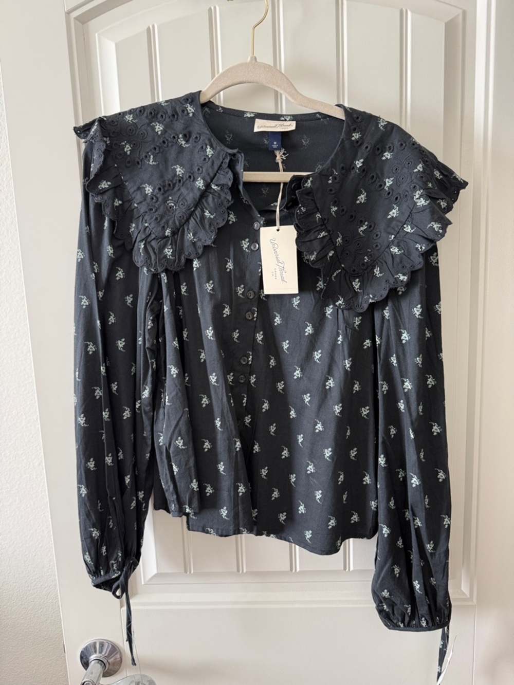 Universal Thread Black Ruffled Eyelet Collar Blouse